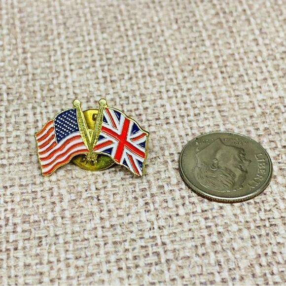 American British Flag Enameled Gold Straight Back Pin - Picture 1 of 3